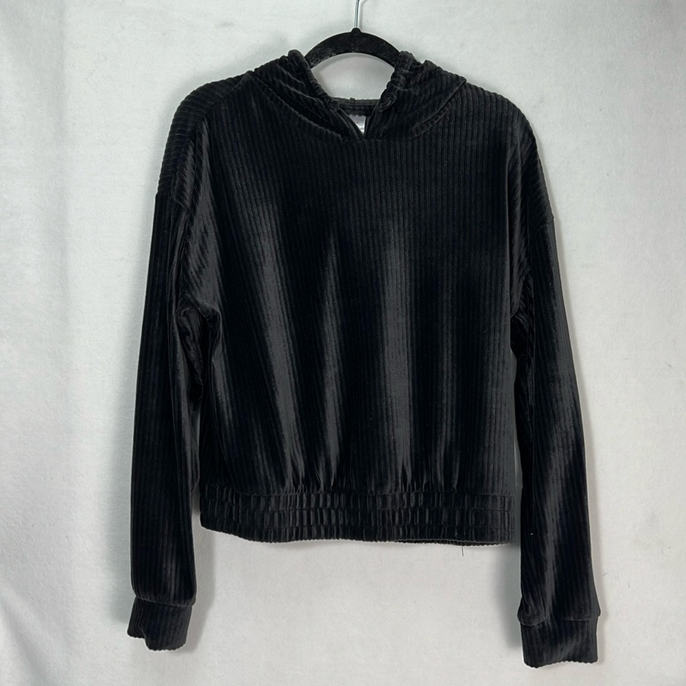No Boundaries Velor Black Cropped Full Zipper Hoddie - SZ: L (11-13)